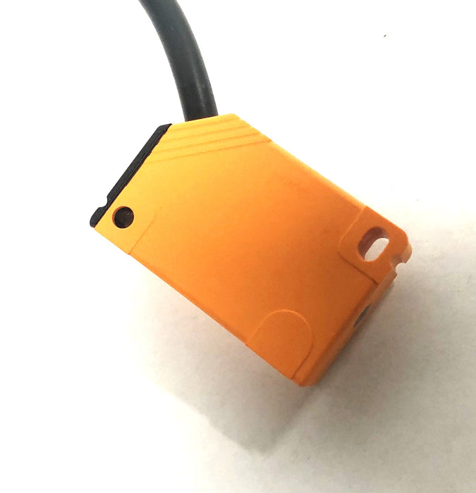 Efector IN5129 Proximity Switch Sensor IN-3004-BPKG NOS