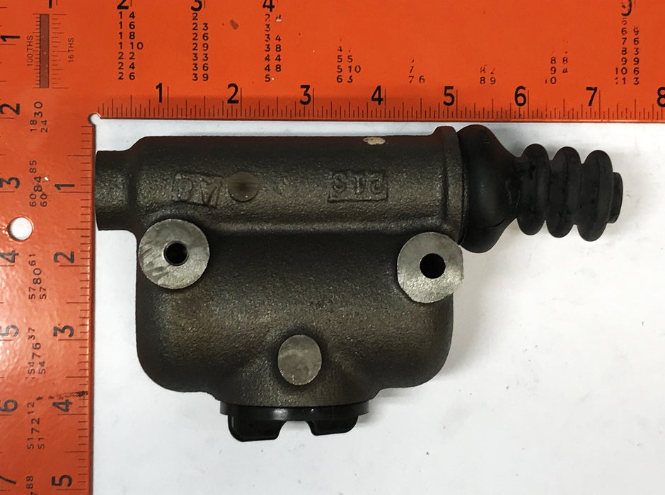 Caterpillar Master Brake Cylinder 0399520 NOS