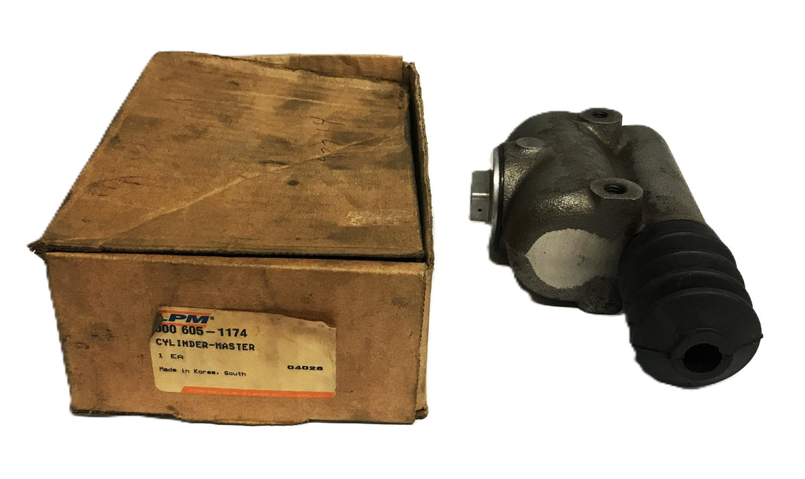 LPM Forklift Master Brake Cylinder 000-605-1174 NOS