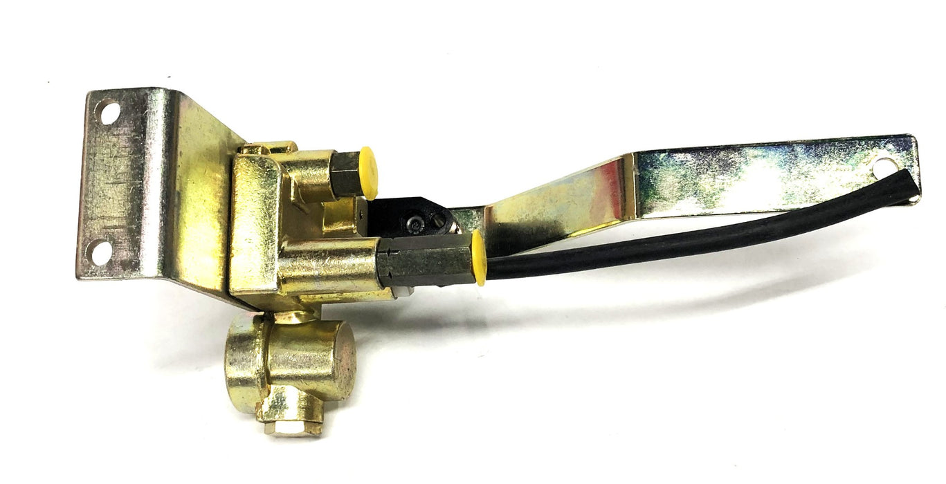 King Of The Road Leveling Control Valve 5549704 NOS