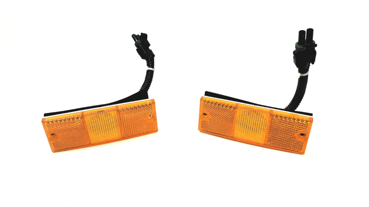 Dialight Amber Marker Light 45001AB808 [Lot of 2] NOS
