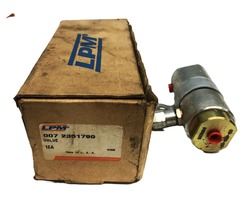 LPM Clark Forklift Sequence Valve 2351790 NOS