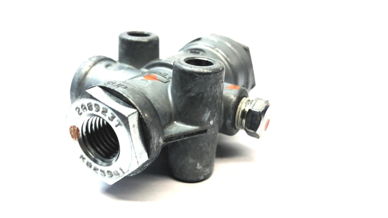 Bendix 55 P.S.I. Pressure Reducing Valve 101916 RV-3 NOS