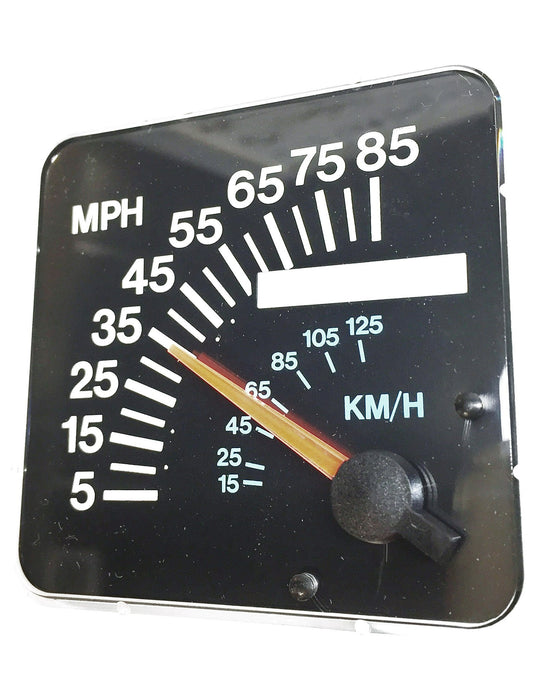International/Navistar Speedometer 1671681C2 - NOS