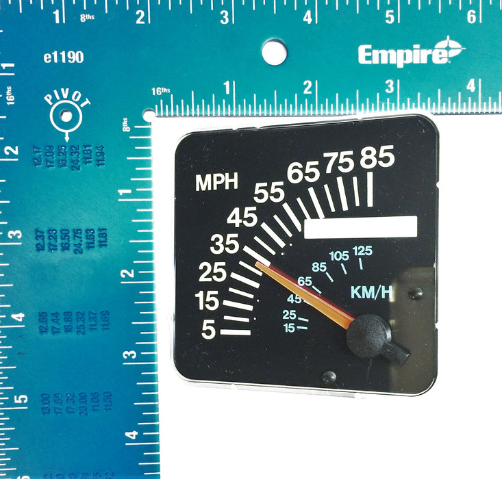 International/Navistar Speedometer 1671681C2 - NOS