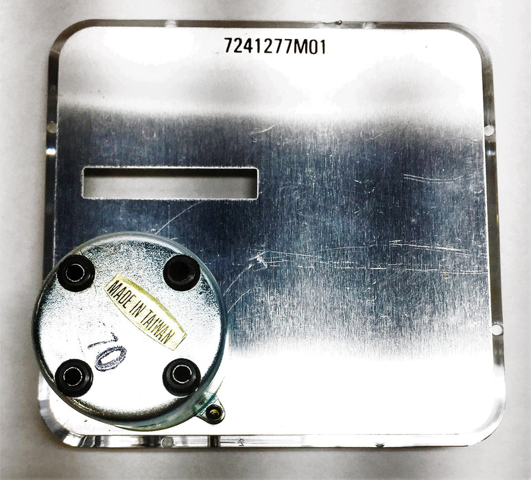 International/Navistar Speedometer 1671681C2 - NOS