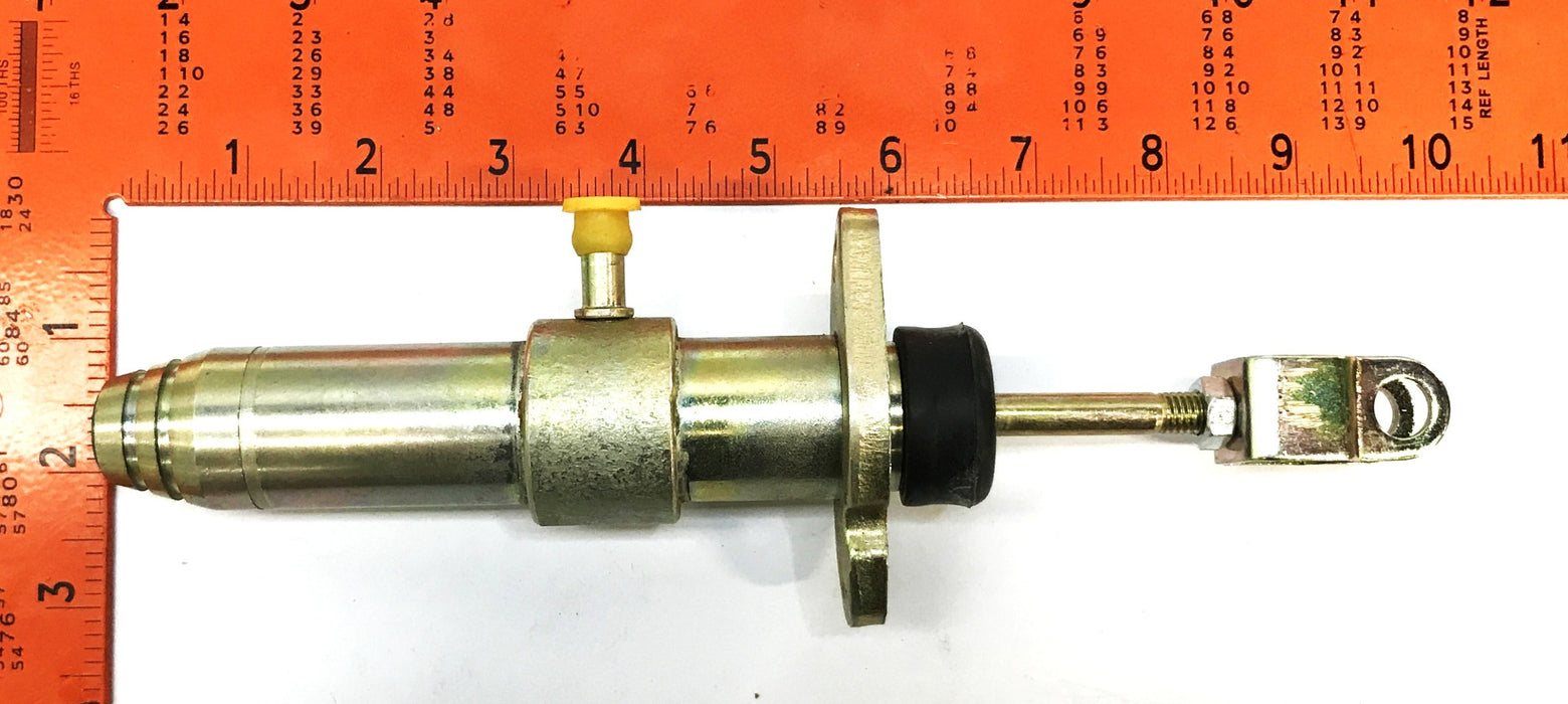 Total Source Master Brake Cylinder LP605-7067 NOS