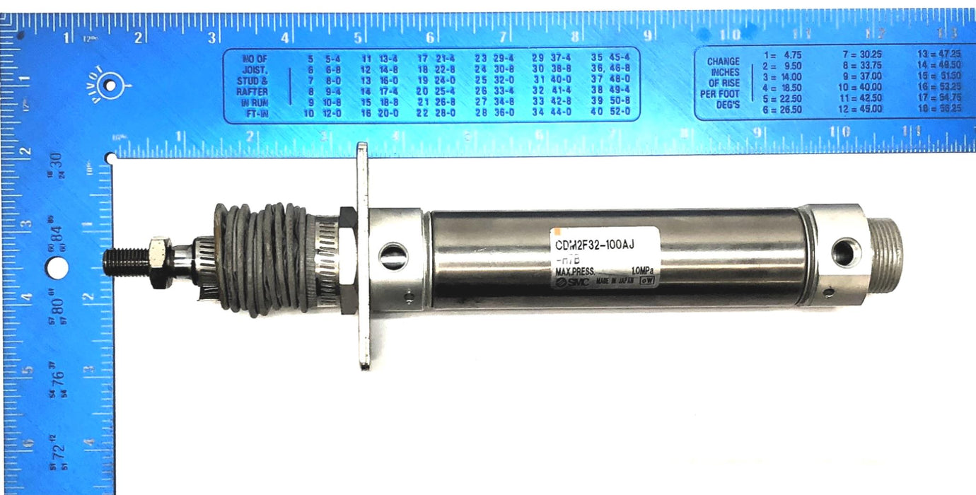 SMC Round Body Pneumatic Cylinder W/ Nylon Boot CDM2F32-100AJ-H7B USED