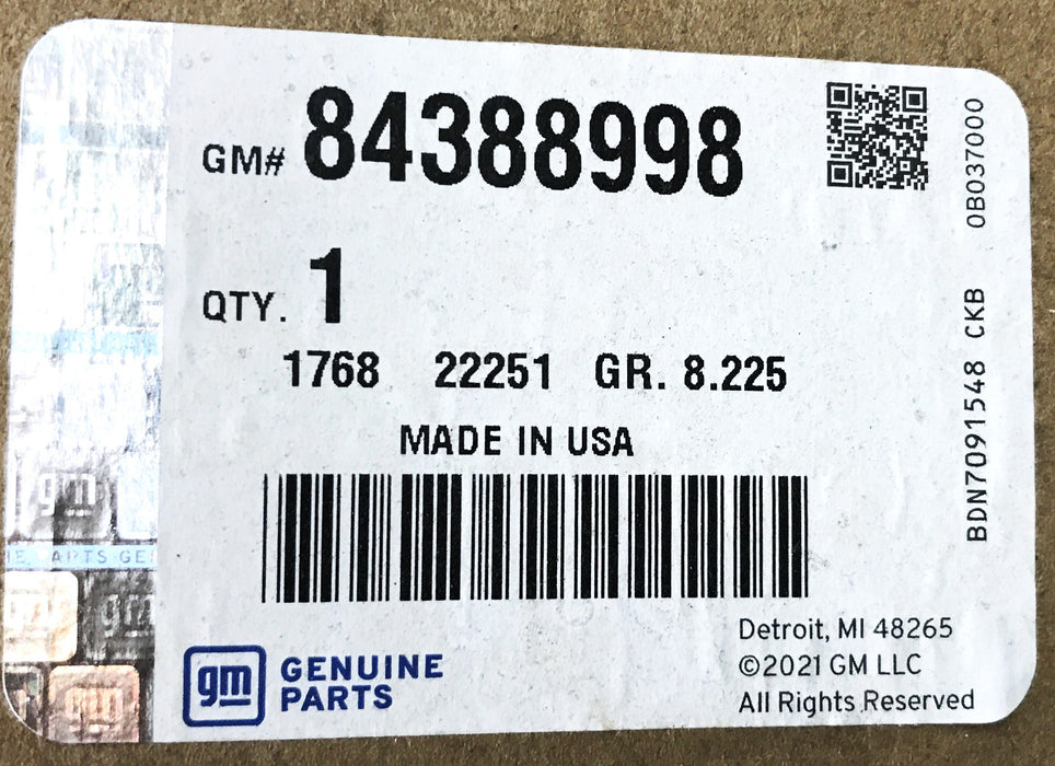 GM Cab Running Board/Step Bar Assembly 84388998 NOS