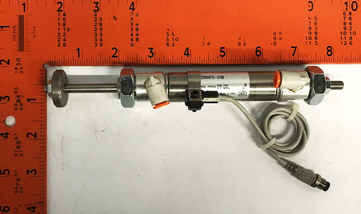 SMC Pneumatic Cylinder with Plug-in Sensor NCDMW075-0150 NOS