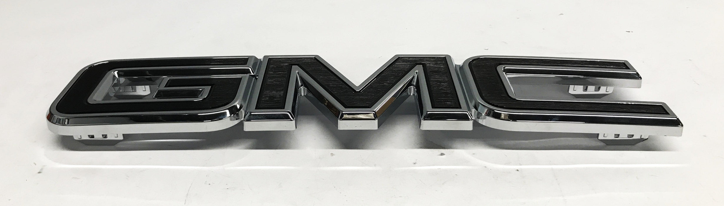 GM "GMC" Black Emblem Set 84395038 NOS