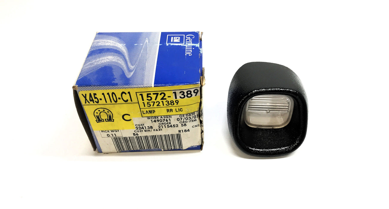 General Motors GM License Plate Lamp 15721389 NOS