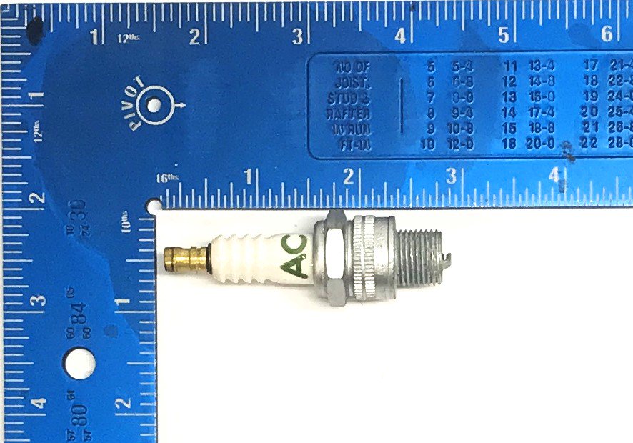 AC Box of (8) Spark Plug 46L-M (LM46) (5569586) NOS