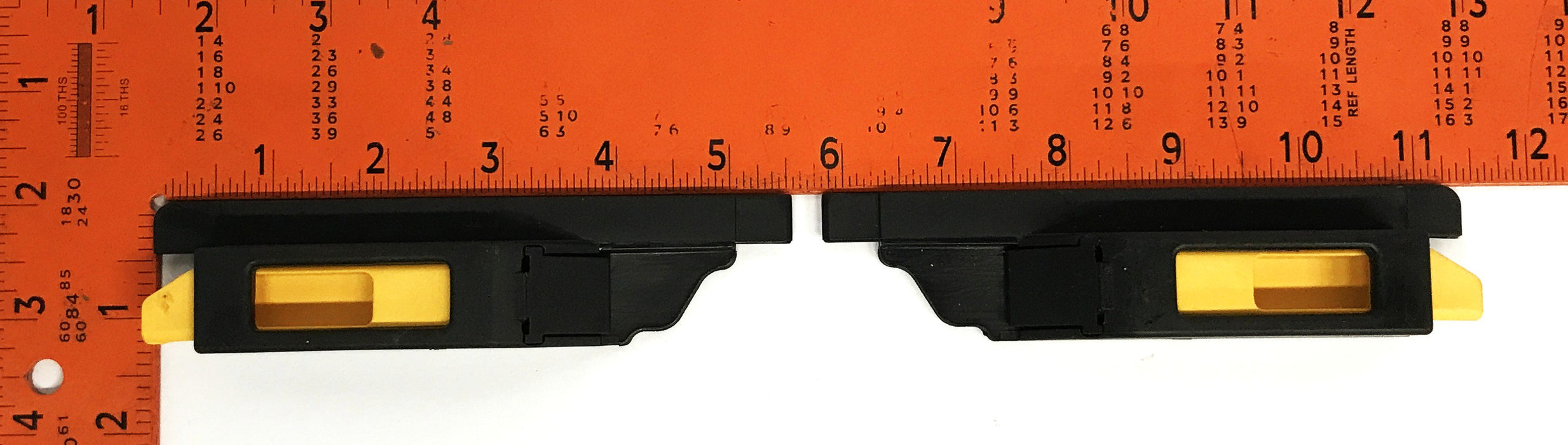 LCI Chrysler Left and right Window Latch Set THSP-68022 [Lot of 2] NOS