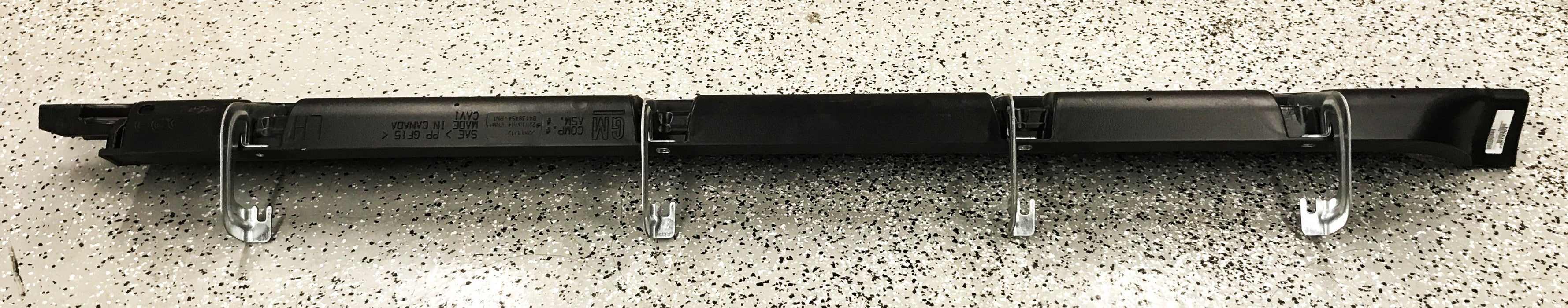 GM Driver Side Running Board 22813704 NOS