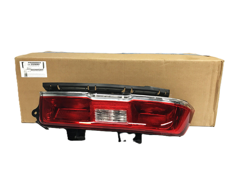 GM Tail Light Assembly 23256981 NOS