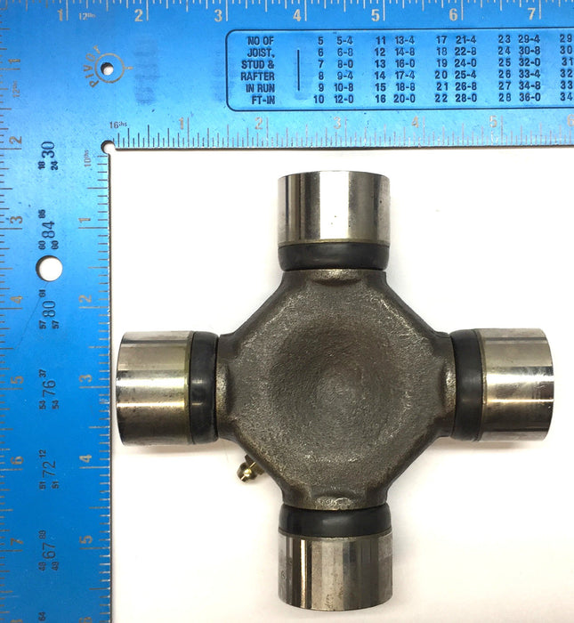 Spicer/International Universal Joint Kit 213882R91 NOS