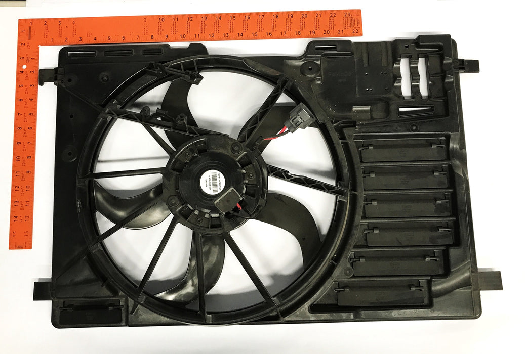 Ford OEM Radiator Cooling Fan Assembly CV61-8C607-DF NOS