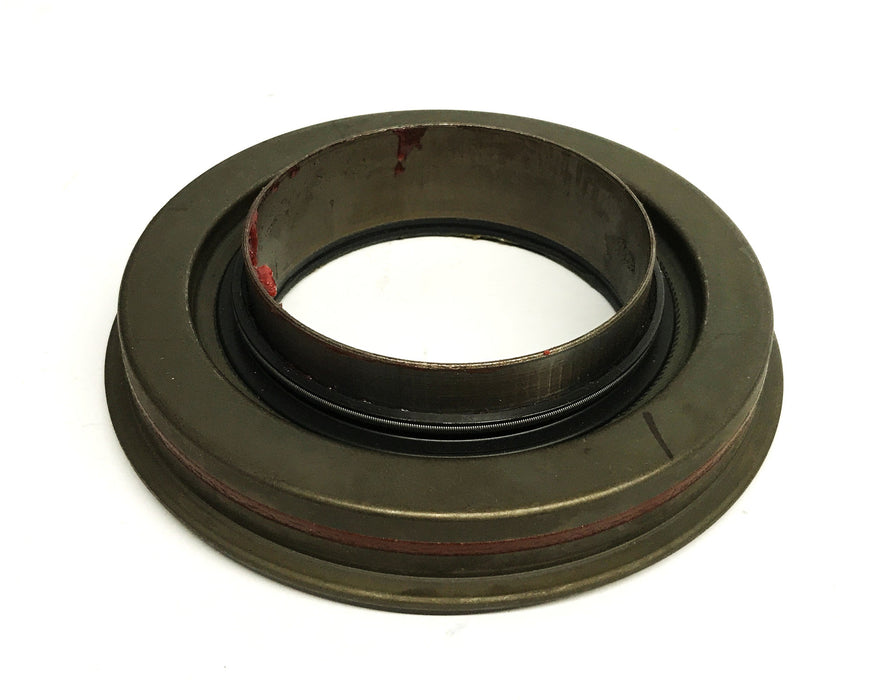 Meritor Rear Drive Axle Pinion Seal 1205A2731 NOS