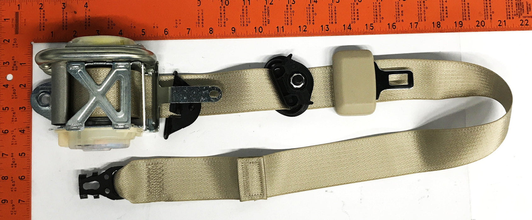 GM Driver Seat Belt with Retractor and Pre-Tensioner 19257947 NOS