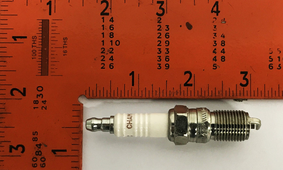 Champion Copper Plus Spark Plug 304 (RS9YC) [Lot of 6] NOS