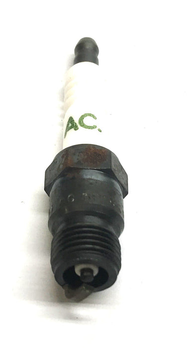 ACDelco Box of (8) Spark Plugs R45TX (5614252) NOS