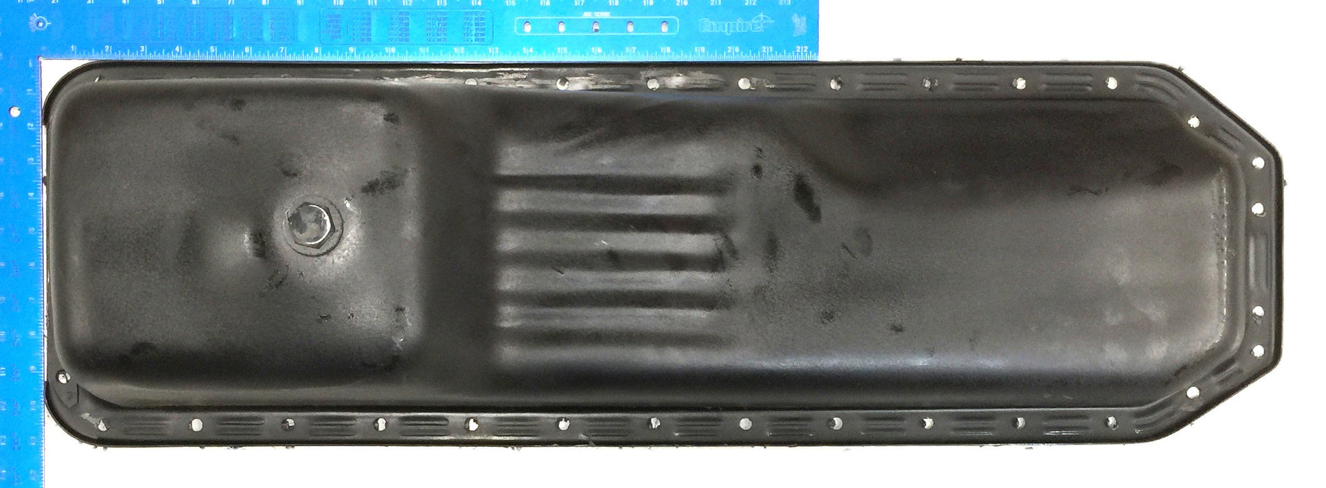 International Truck and Engine Oil Pan 1801398C91 NOS
