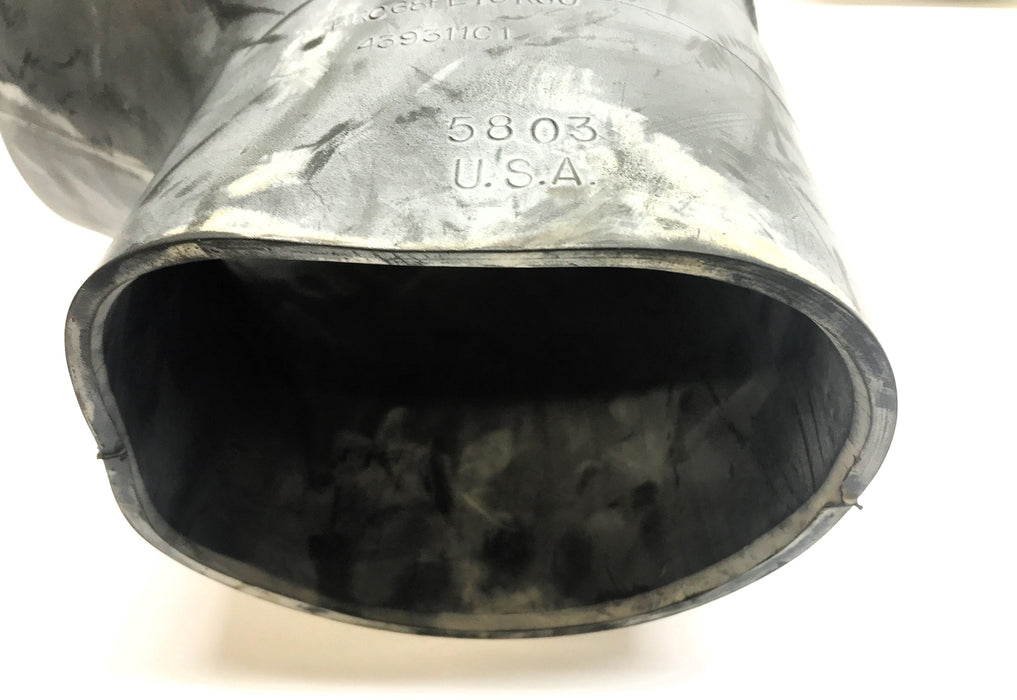 International 6 x 7" I.D Rubber Pipe Reducer 439311C1 NOS