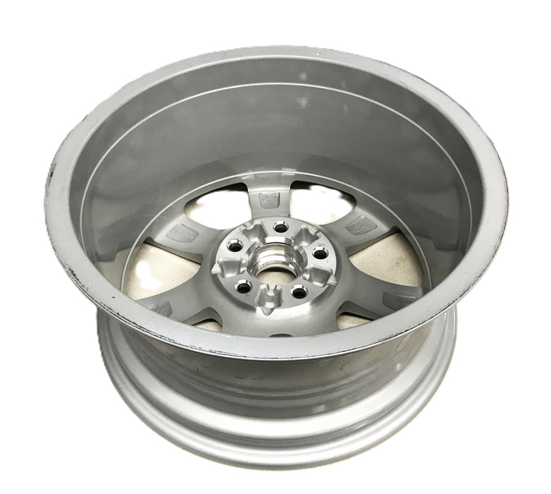 GM 17 inch x 8 inch Silver Aluminum Alloy Wheel 22921891 NOS