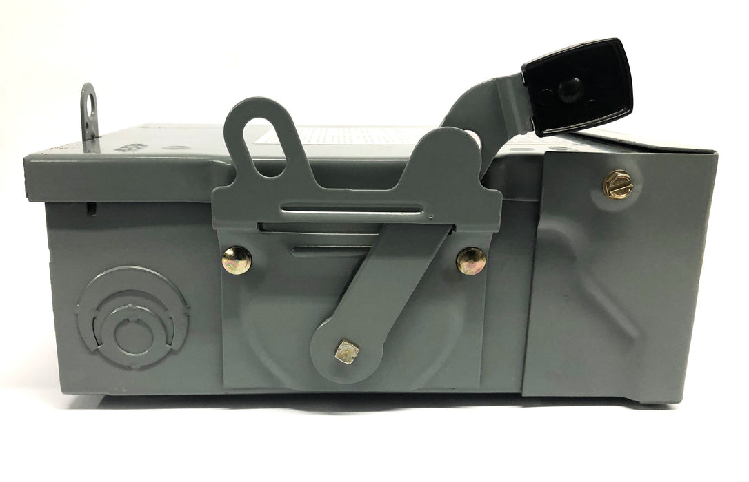 Square D 30A 240V General Duty Safety Switch DU221RB USED