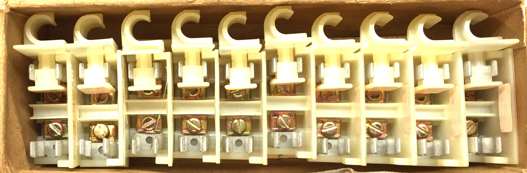 Square D Fusible Terminal Block 600V/30AMP 9080GF6 [Lot of 10] NOS