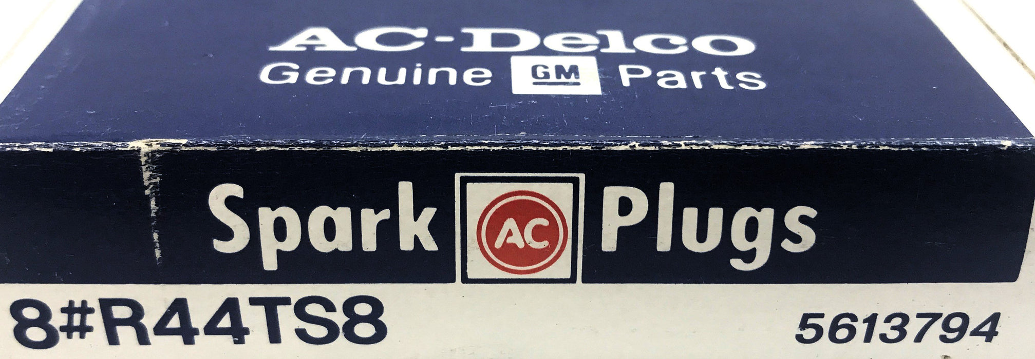 ACDelco Box of (8) Green Striped Spark Plugs R44TS8 (5613794) Vintage NOS