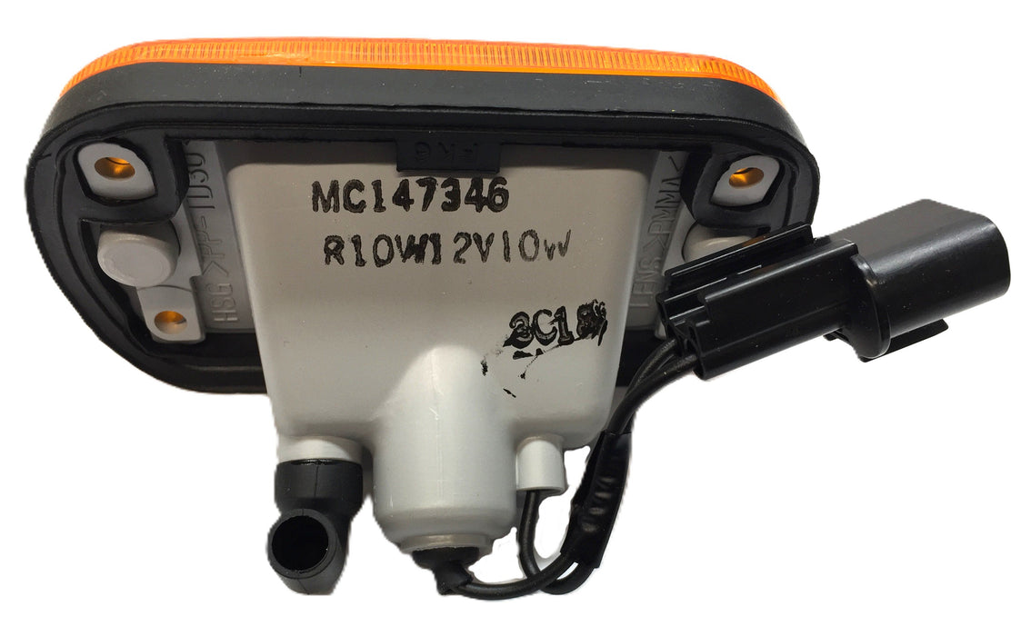 Mitsubishi Fuso Lamp Assembly MC147346 NOS