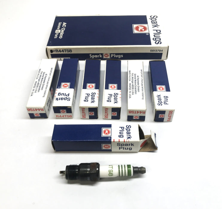 ACDelco Box of (7) Green Striped Spark Plugs R44TS8 (5613794) Vintage NOS