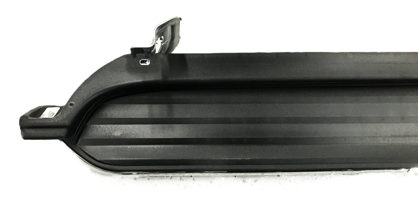 GM OEM Passenger Side Running Board 22813703 NOS