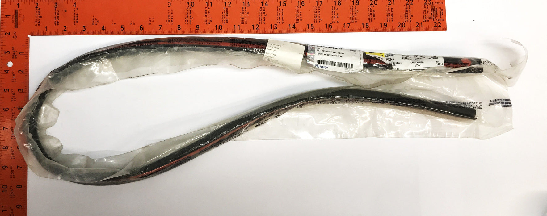 GM Exterior Rear Weatherstrip 22825853 NOS