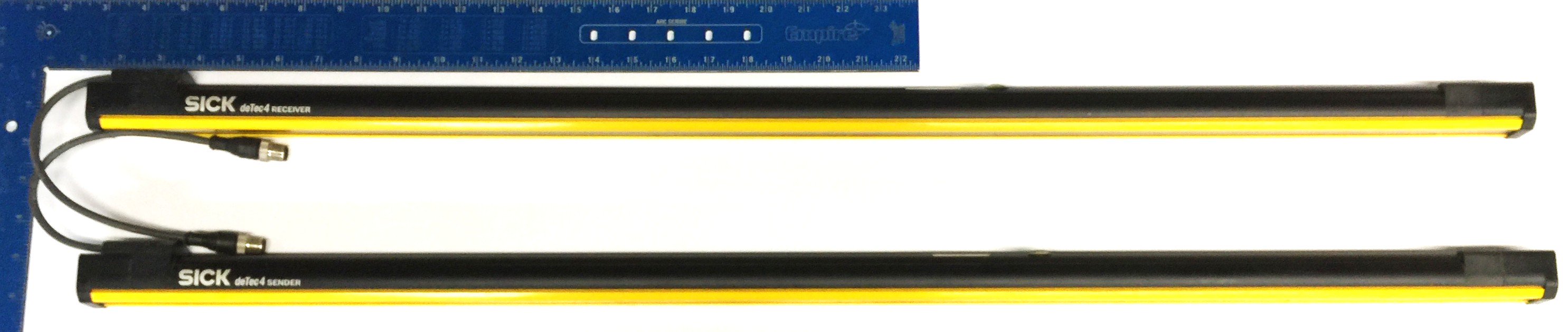 SICK deTec4 Safety Light Curtain Set C4P-SA0903S001/C4P-EA0903S001 USED