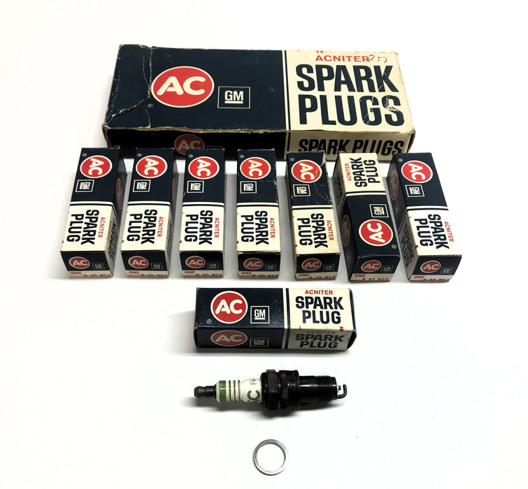 ACDelco Box of (8) Green Striped Spark Plugs R45NSX (5613566) Vintage NOS