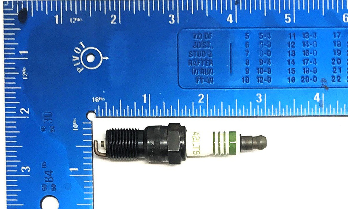 ACDelco Box of (8) Green Striped Spark Plugs R42LTS6 (5613904) Vintage NOS