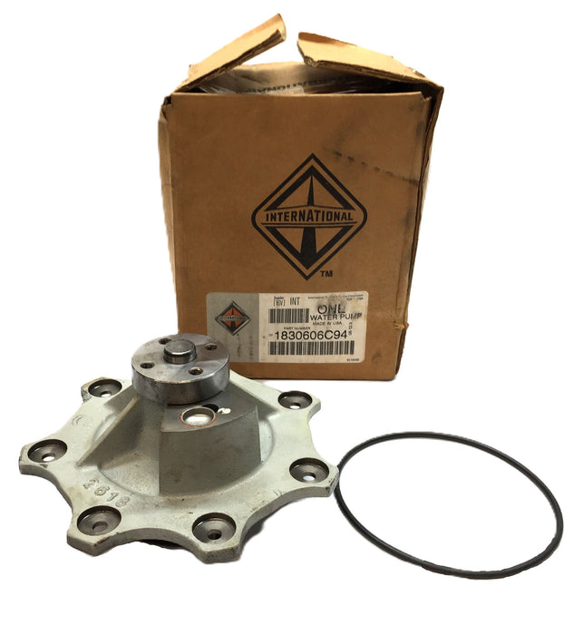 International Truck and Engine Water Pump and Gasket 1830606C94 NOS