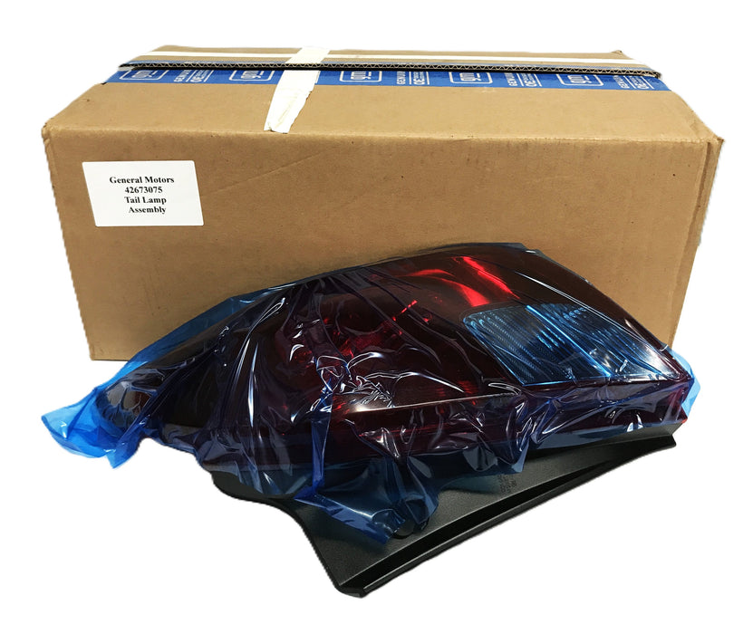 GM Passenger Side Tail Lamp Assembly 42673075 NOS