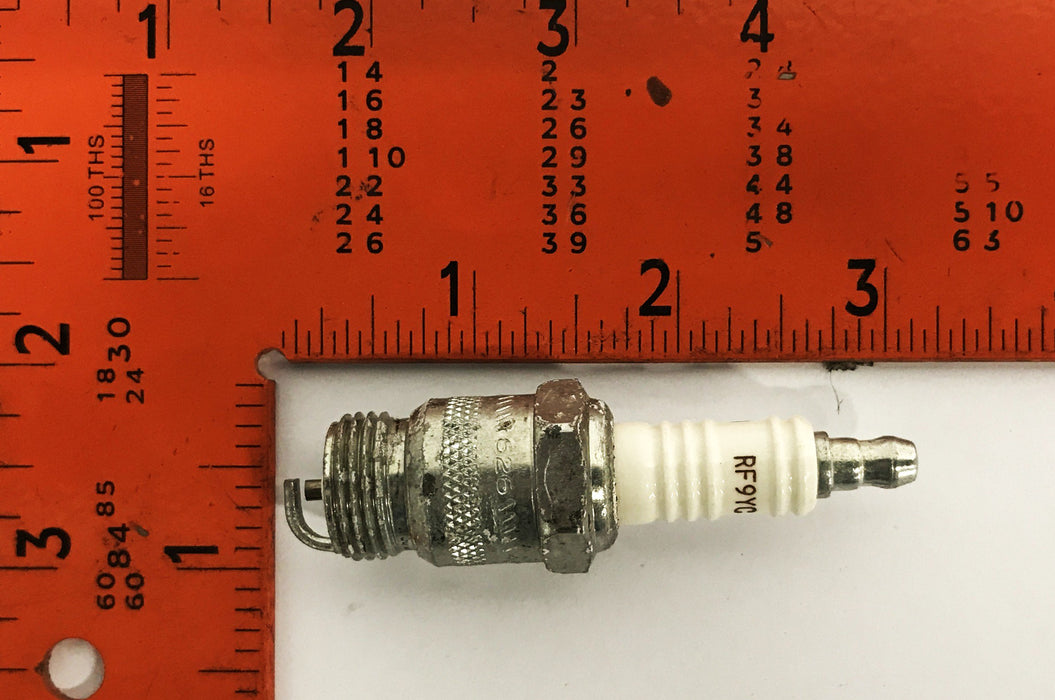 Champion Copper Plus Spark Plug RF9YC [Lot of 8] NOS