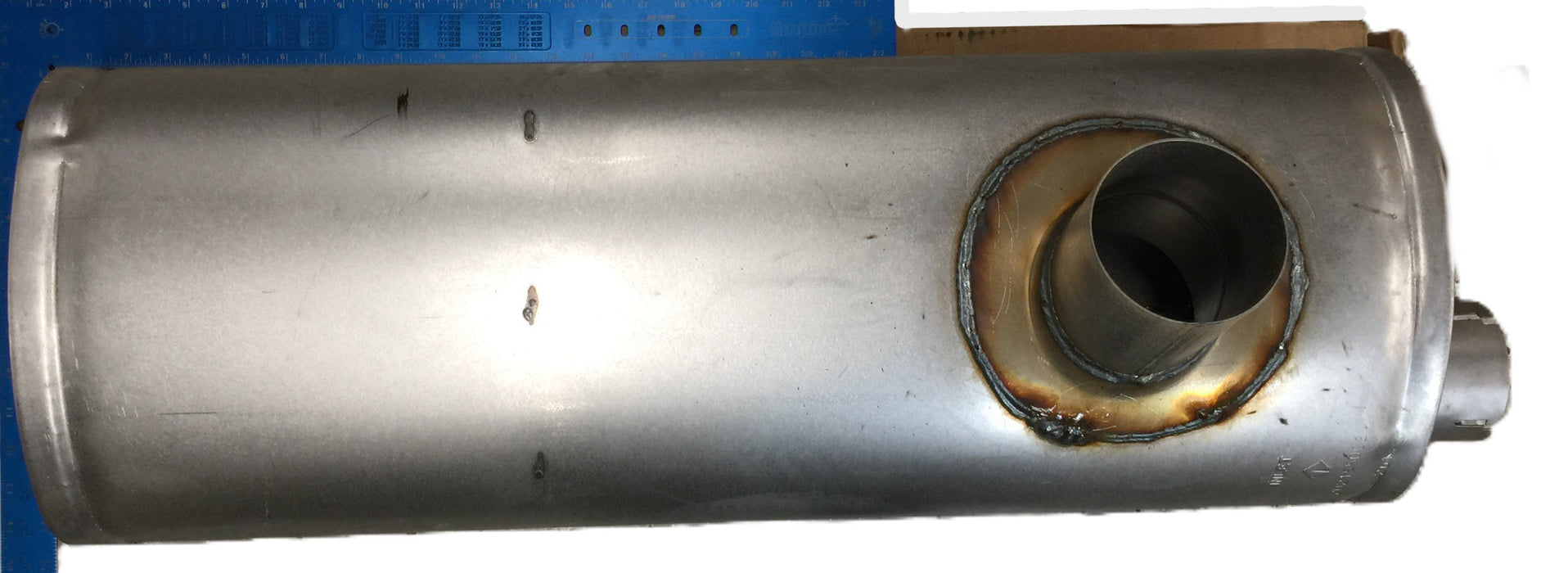 International Truck and Engine Oval Exhaust Muffler 2021550C2 NOS