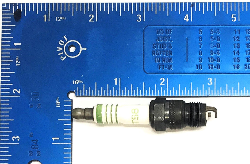 ACDelco Box of (8) Green Striped Spark Plugs R44TS8 (5613794) Vintage NOS