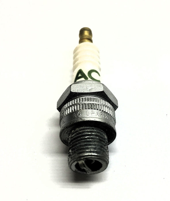AC Box of (10) Spark Plug 46L-M (LM46) (5569586) NOS