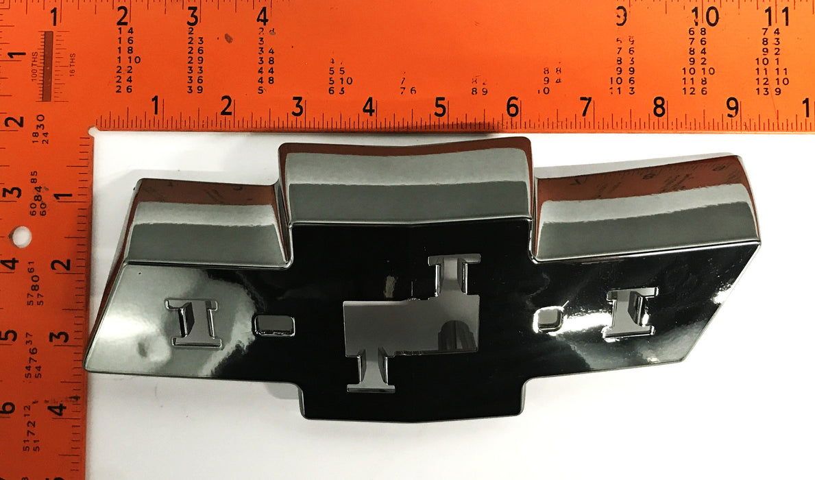 GM OEM Front Grille Emblem Plate Adapter 84237876 NOS