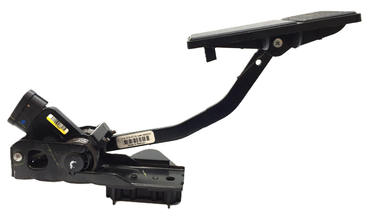 General Motors Accelerator Pedal 25830023 (062M-E0130) NOS
