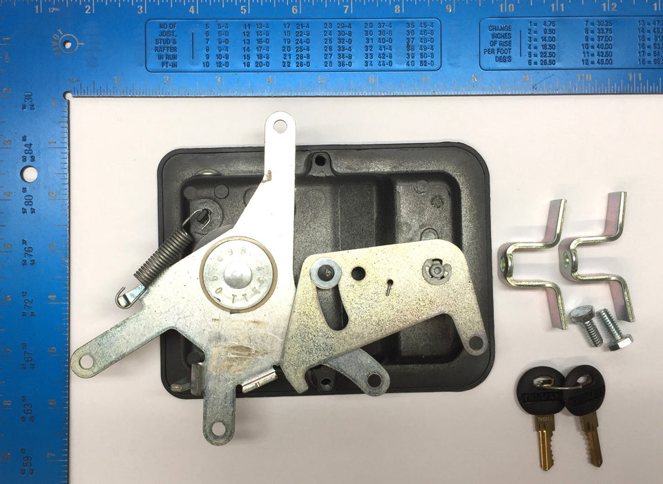 Trimark Paddle Handle with Hardware,Bracket and Keys 1311105 NOS