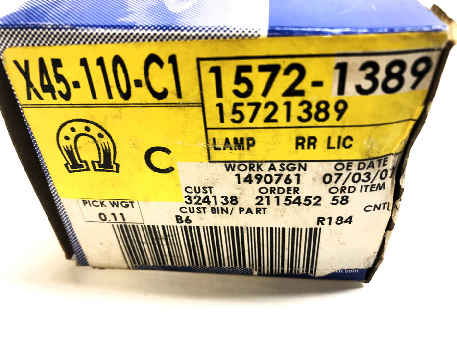 General Motors GM License Plate Lamp 15721389 NOS