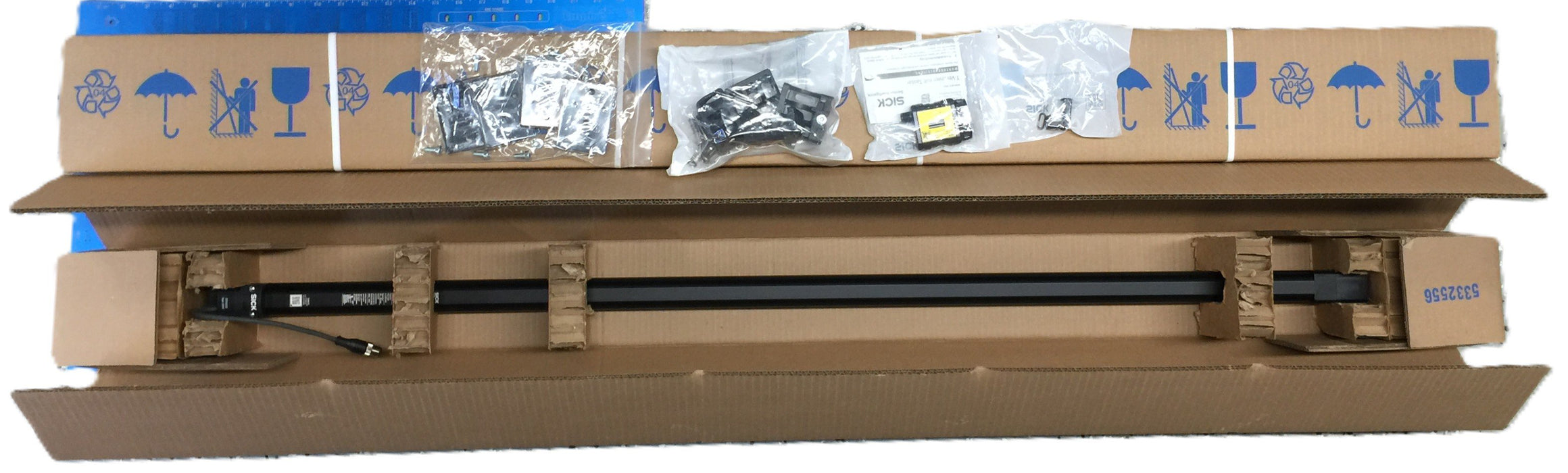 SICK detec4 Prime Light Curtain Set with Receiver/Sender and Mounting Brackets 1116164 NOS